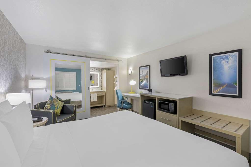 Hillstone Inn Tulare, Ascend Hotel Collection Room photo